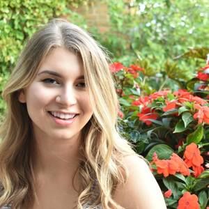 Meet your Posher, Elizabeth